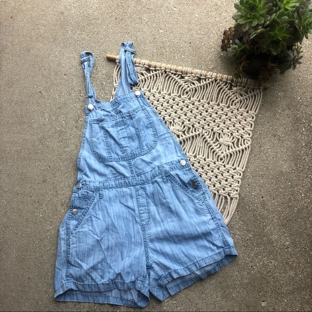 TNA Chambray Shortalls Size Small